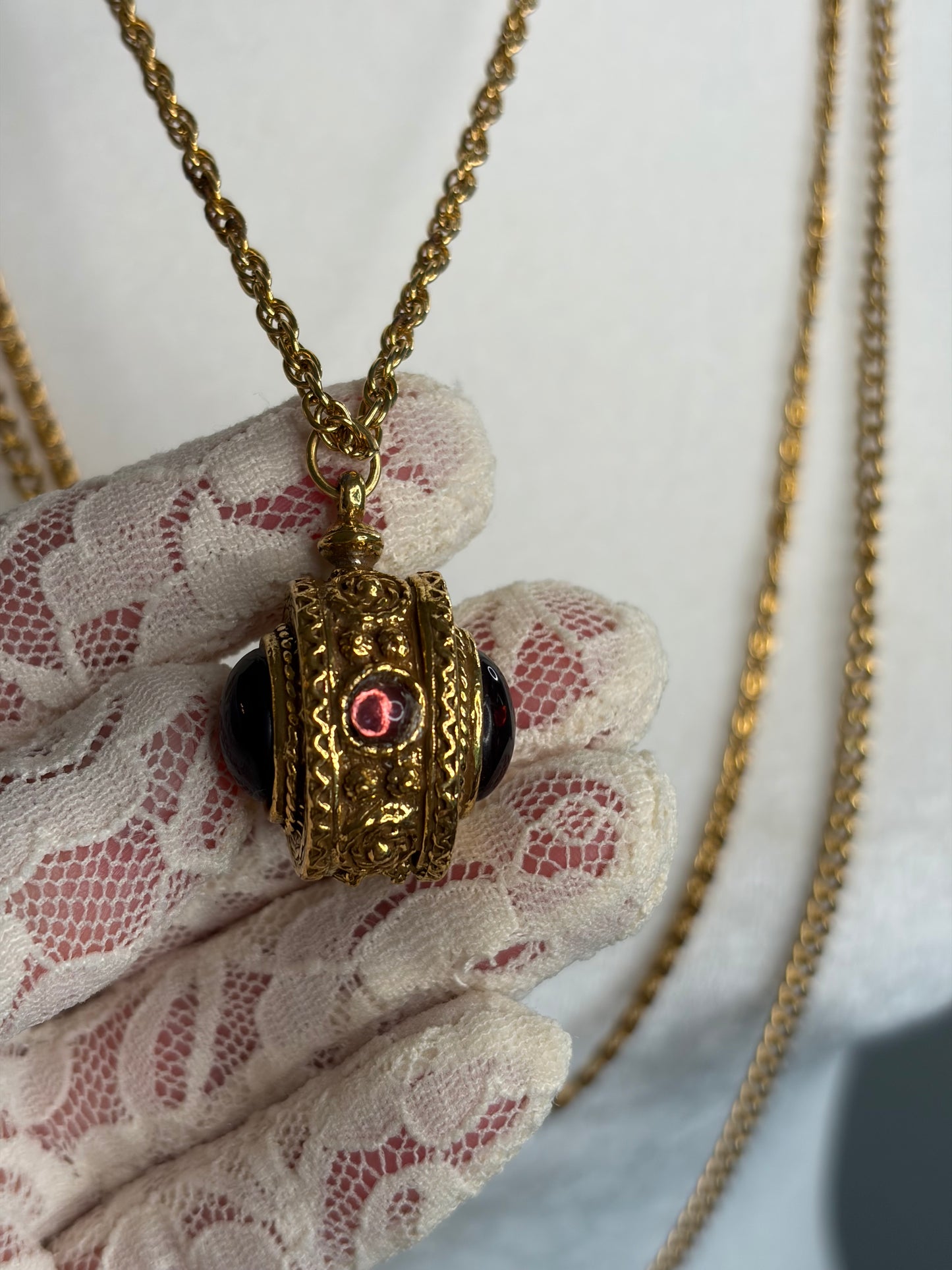 Mid Century Goldette Three Tiered Chain Necklace w/ Purple Glass Cabochon Pendant