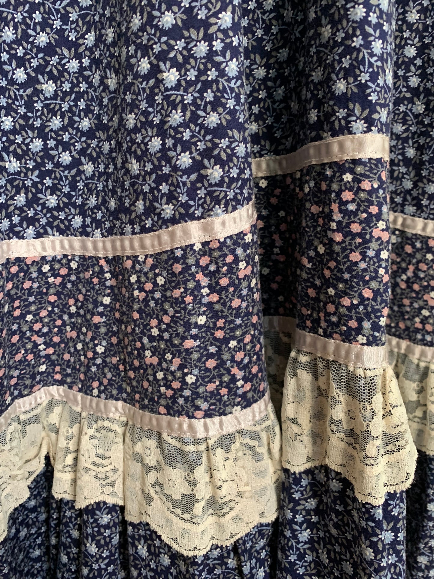 1970s Gunne Sax Navy Floral Prairie Dress SIZE 13!