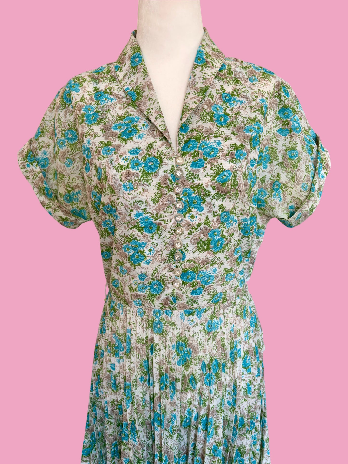 1940s Floral Day Dress w/ Pleated Skirt & Sparkly Buttons