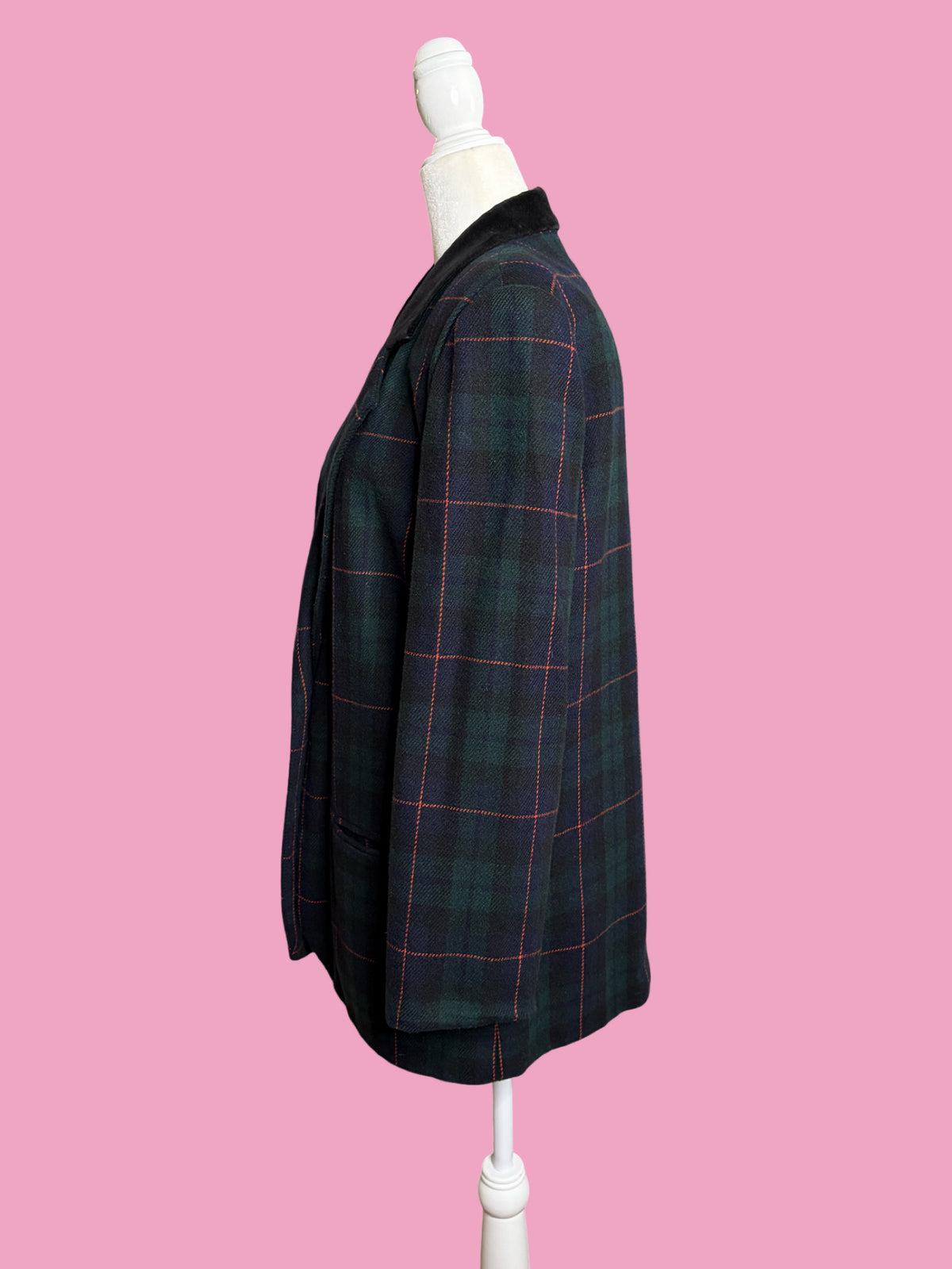 1980s Vintage Smart Plaid Blazer w/ Velvet Collar by Sag Harbor