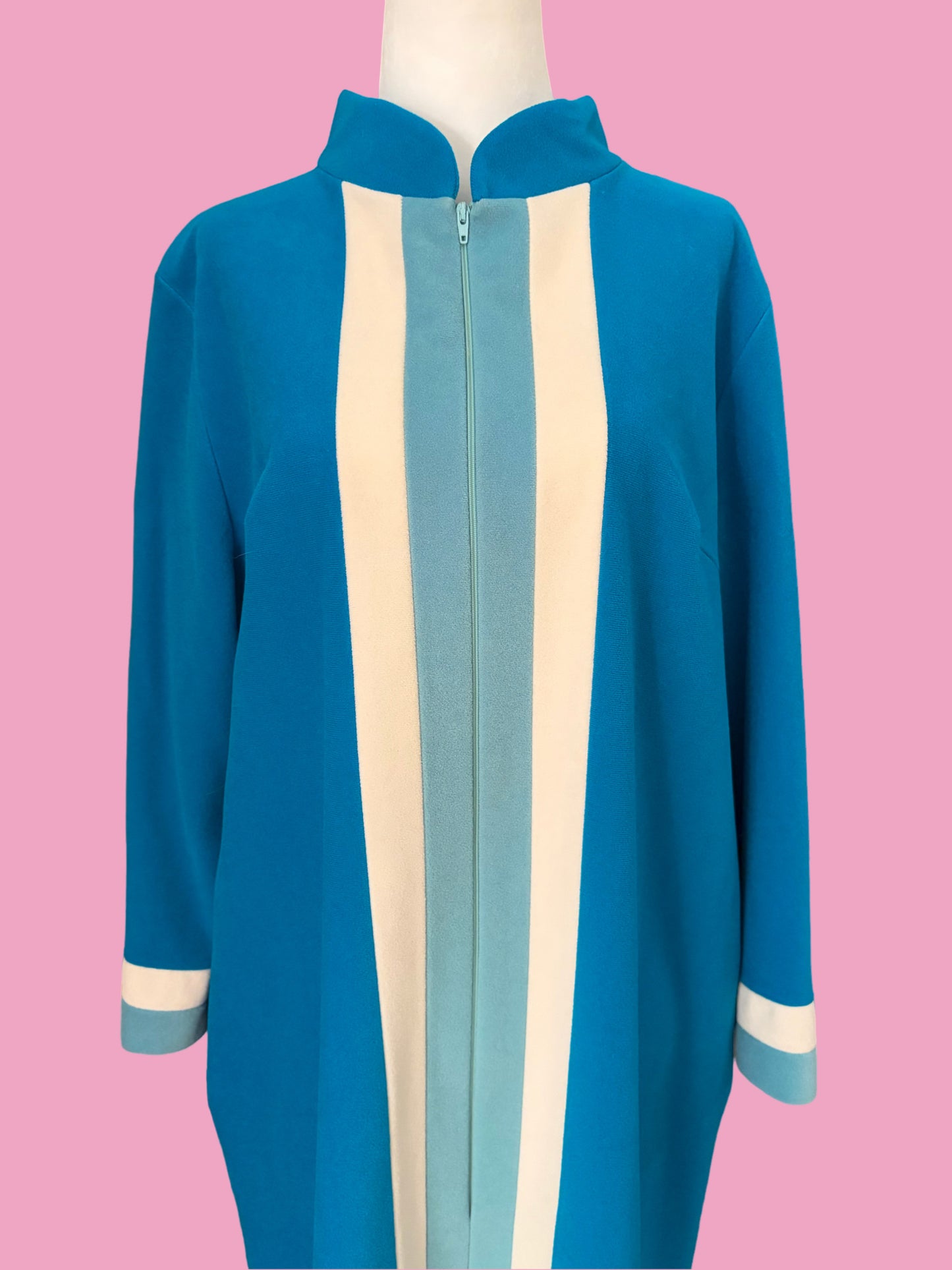 1970s Vanity Fair Blue/Cream Striped Robe