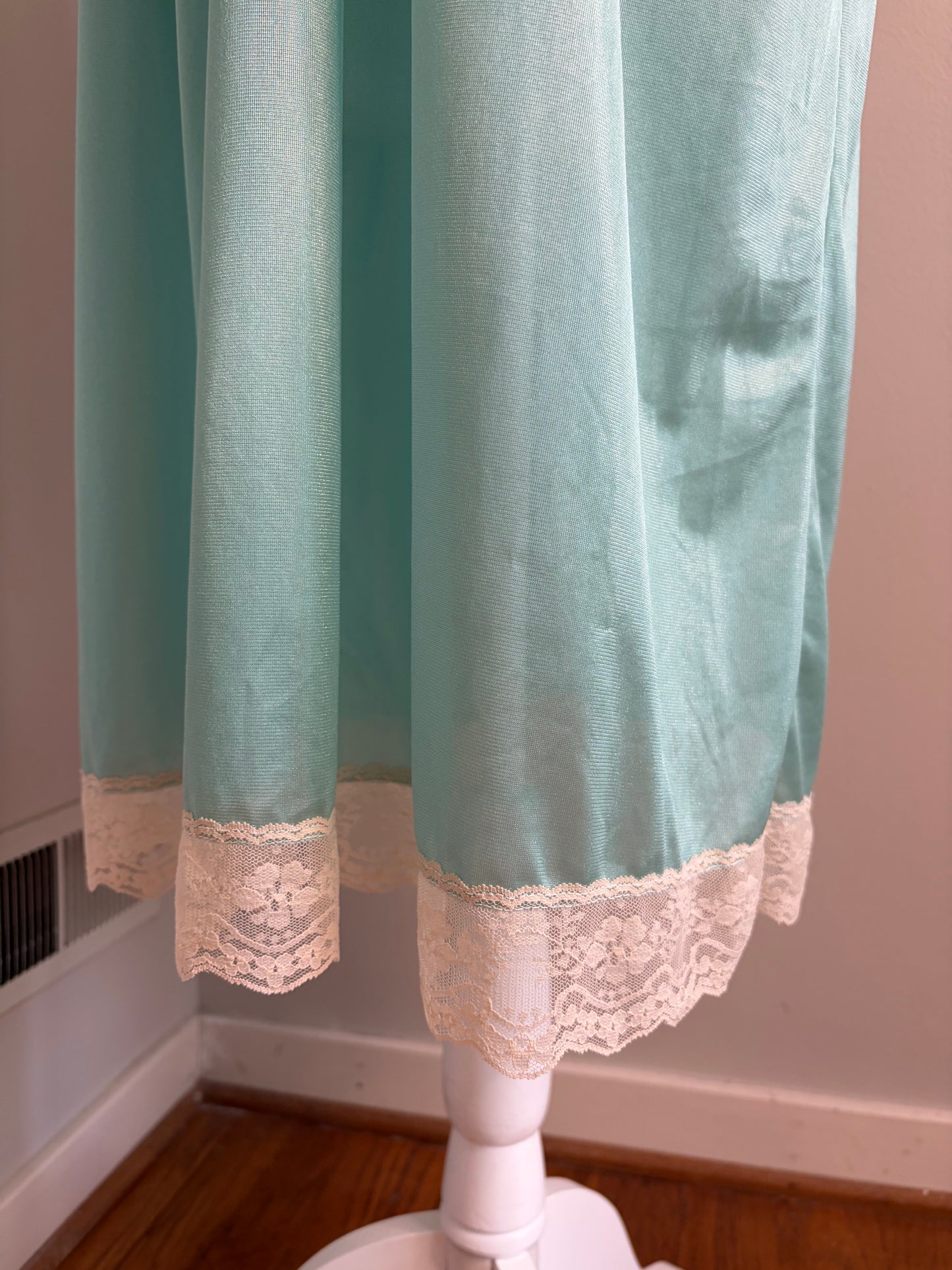 1960s Glencraft Lingerie Nylon/Lace Slip