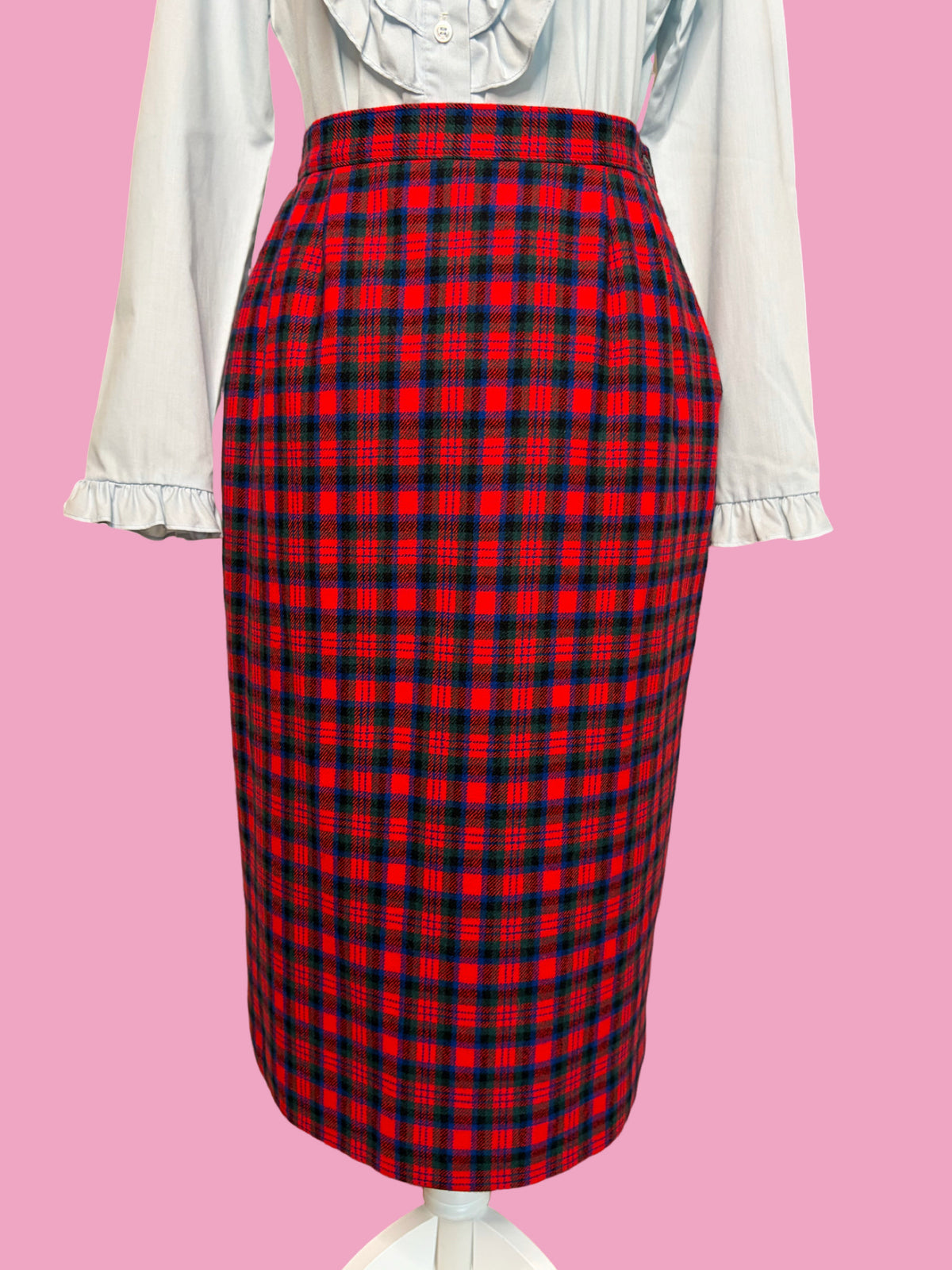 1970s Vintage Red Green Blue Tartan Plaid Wool Skirt by Pendleton