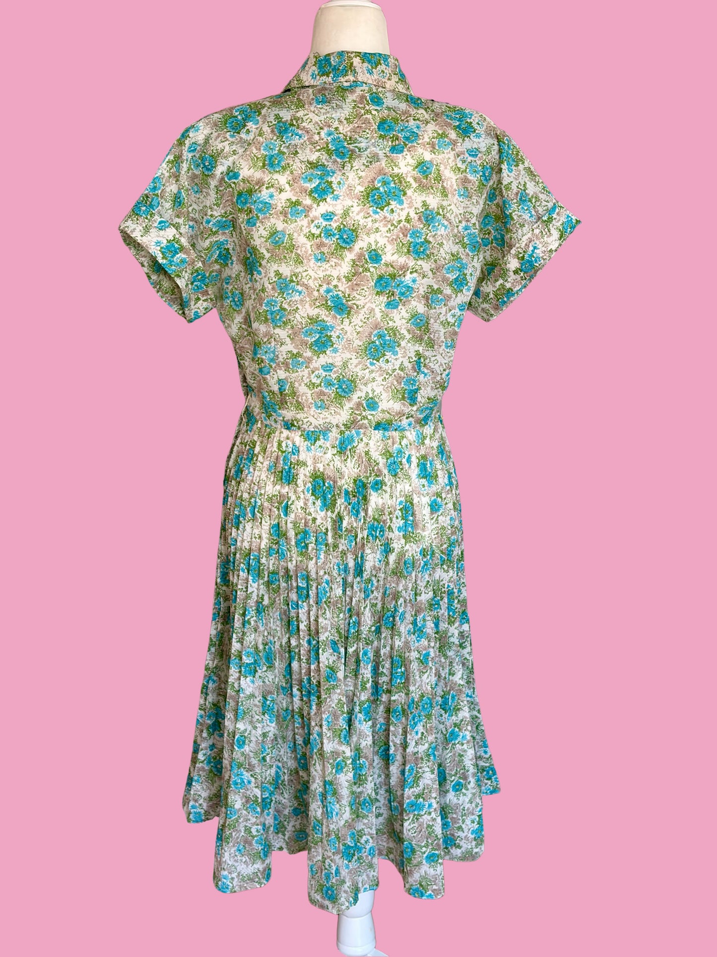 1940s Floral Day Dress w/ Pleated Skirt & Sparkly Buttons