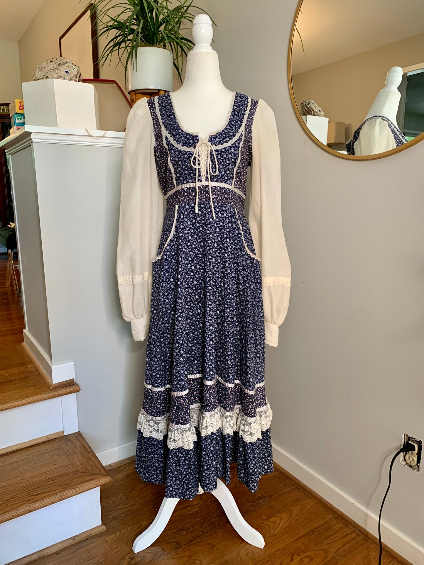 1970s Gunne Sax Navy Floral Prairie Dress SIZE 13!
