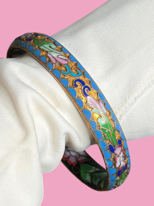 1970s Cloisonné Hand Painted Carved Flower Bangle