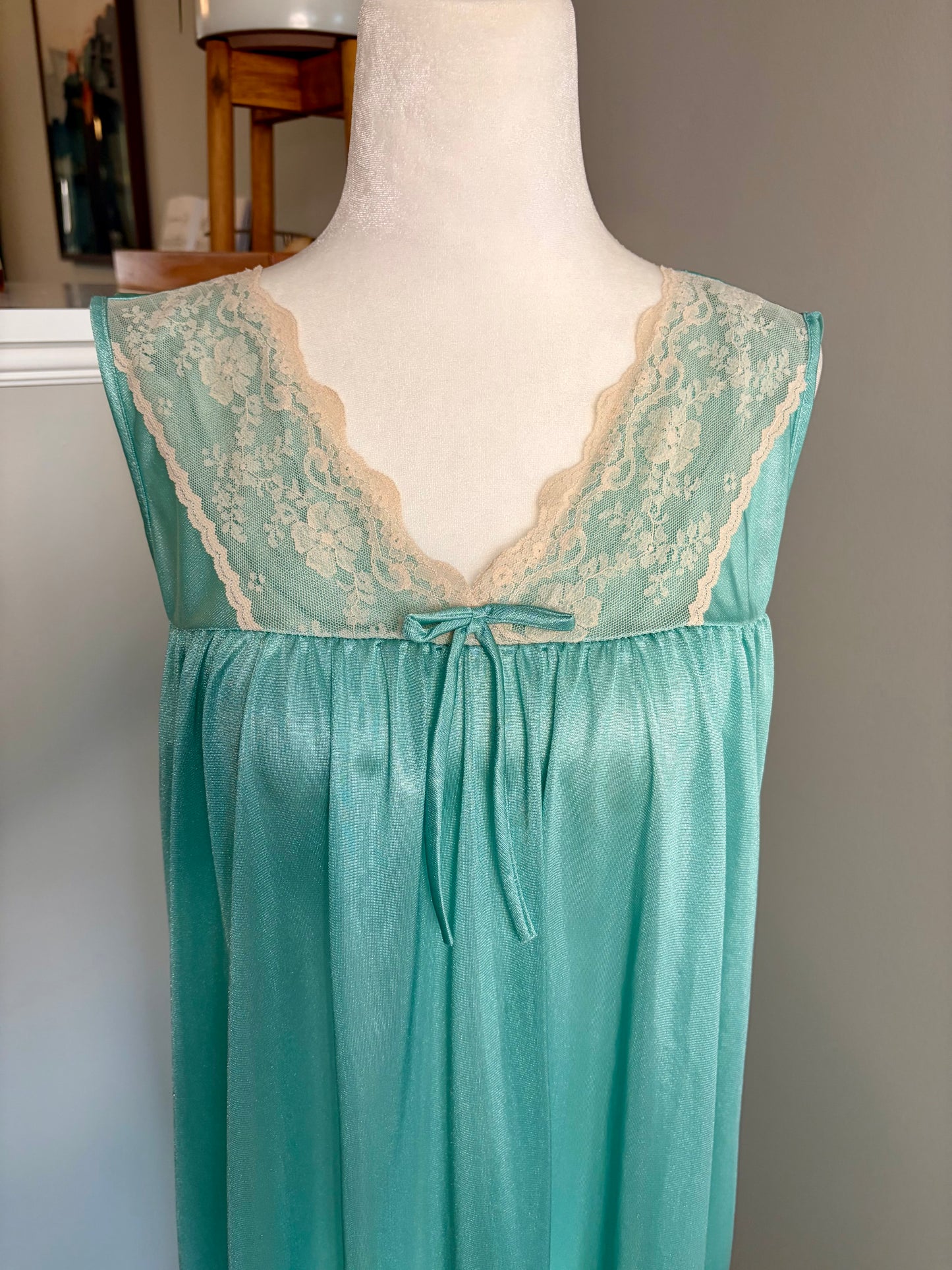 1960s Glencraft Lingerie Nylon/Lace Slip