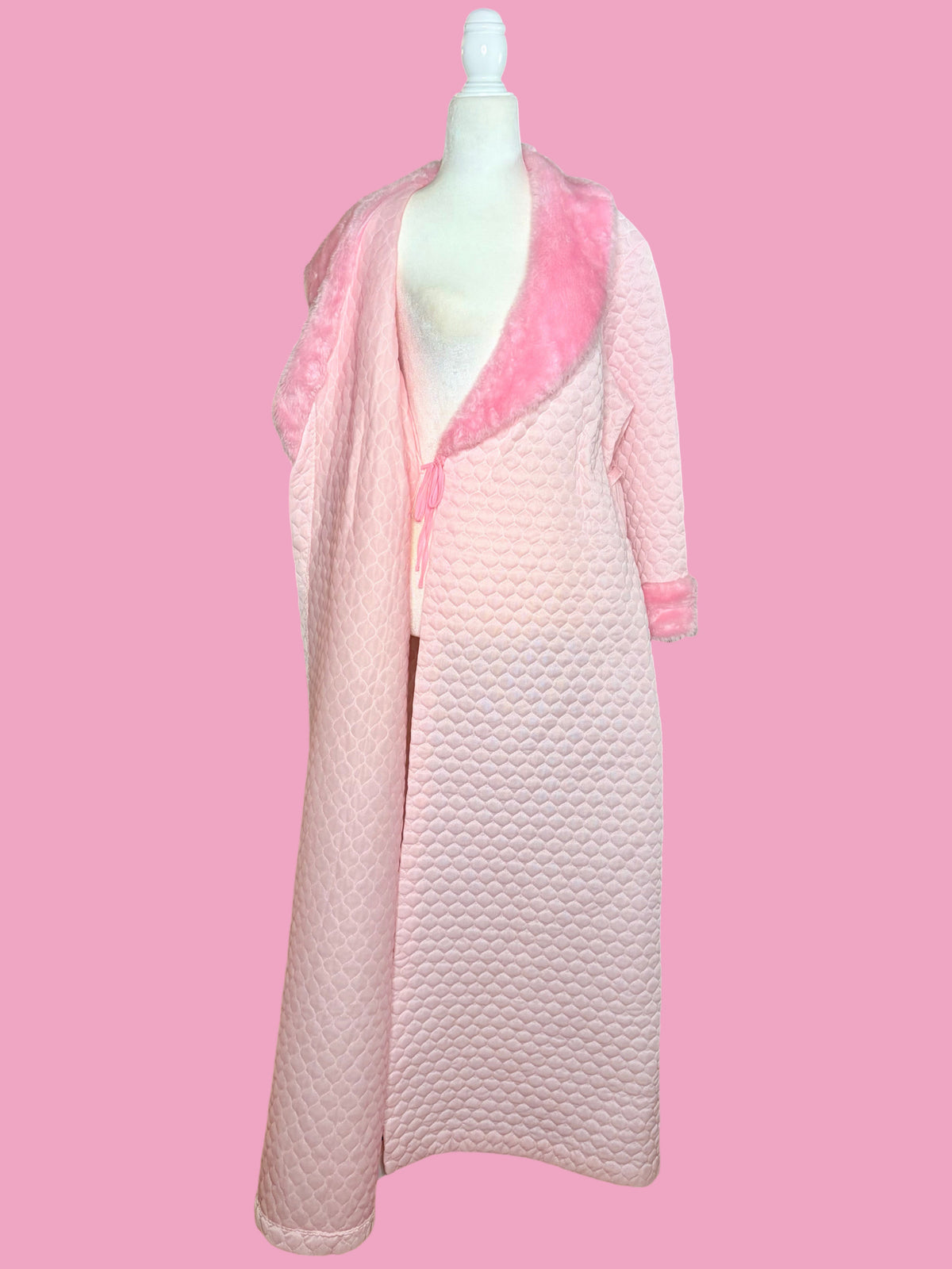 1970s Baby Pink Quilted Robe w/ Faux Fur Trim by BHS