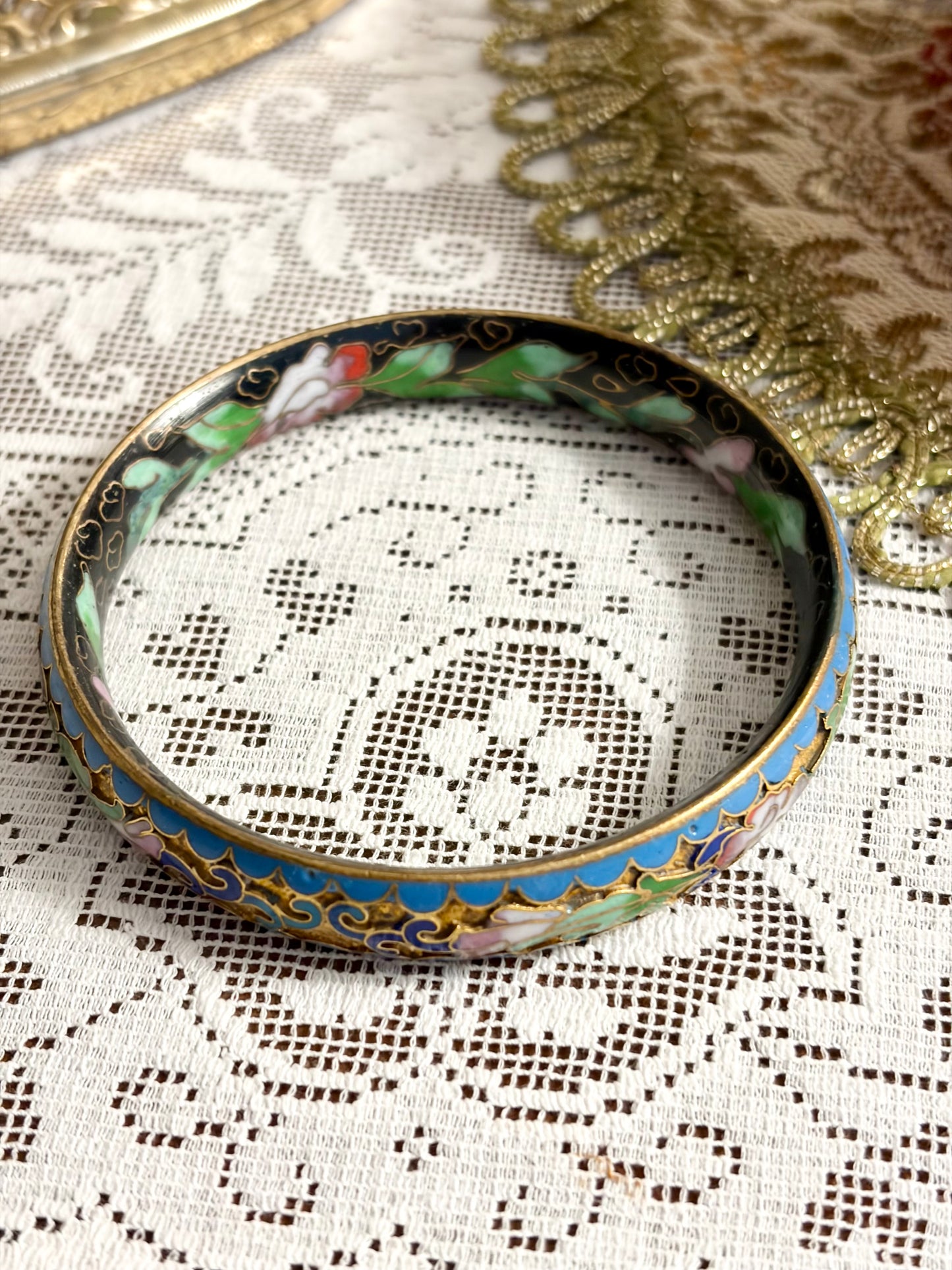 1970s Cloisonné Hand Painted Carved Flower Bangle