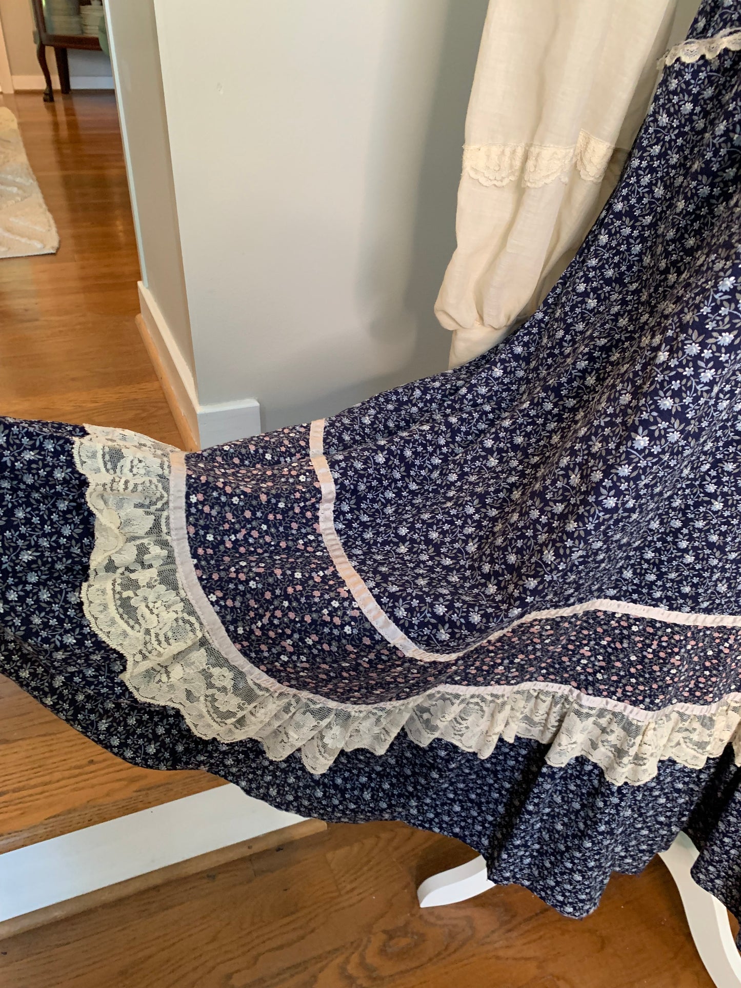 1970s Gunne Sax Navy Floral Prairie Dress SIZE 13!