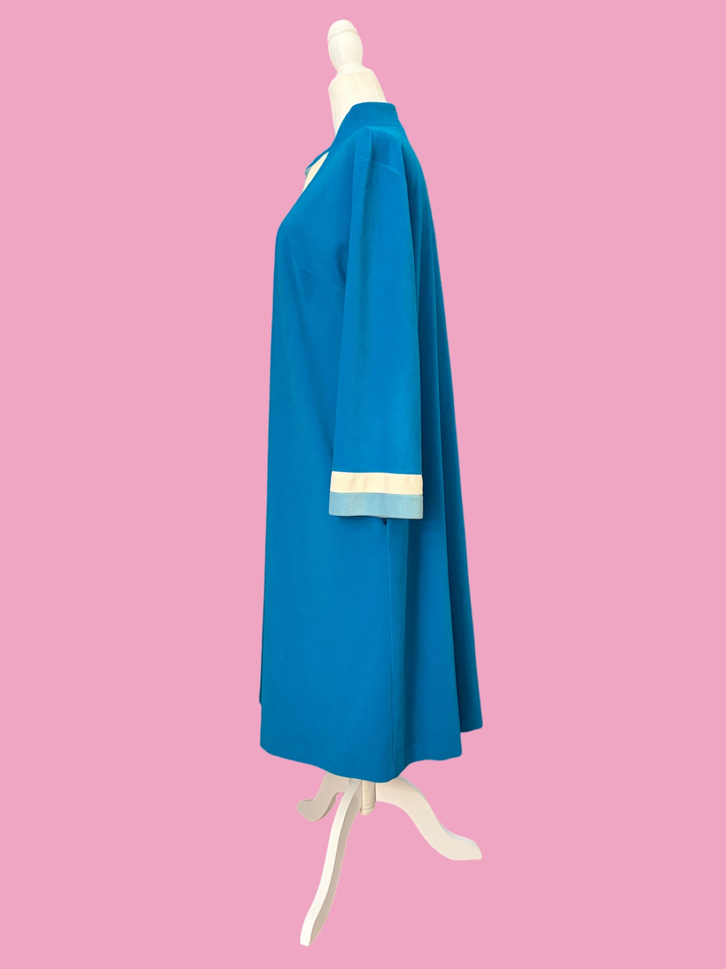 1970s Vanity Fair Blue/Cream Striped Robe