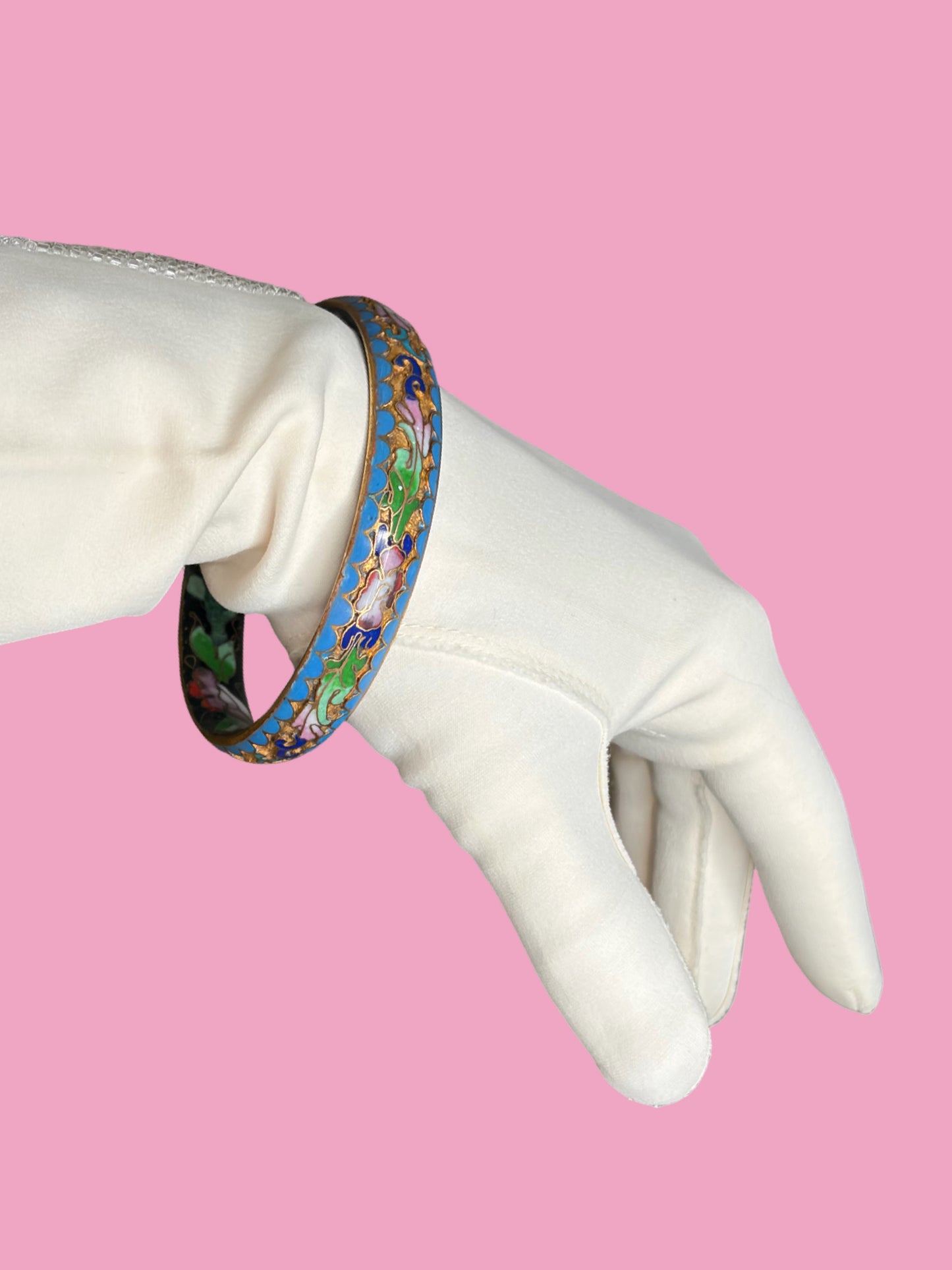 1970s Cloisonné Hand Painted Carved Flower Bangle