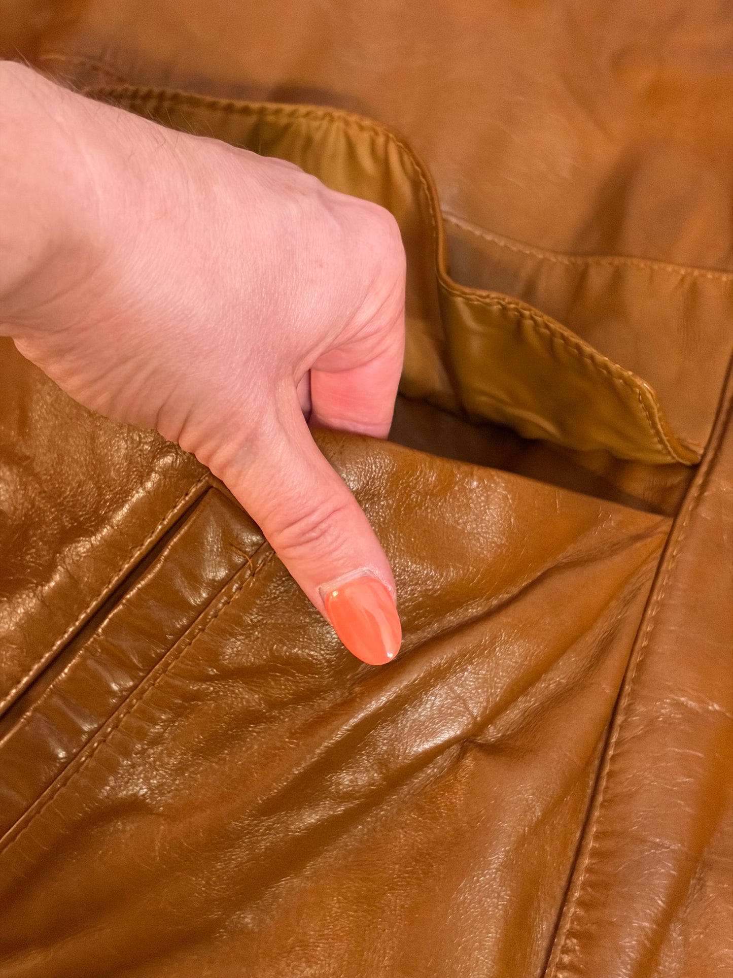 1970s Men’s Caramel Leather Jacket
