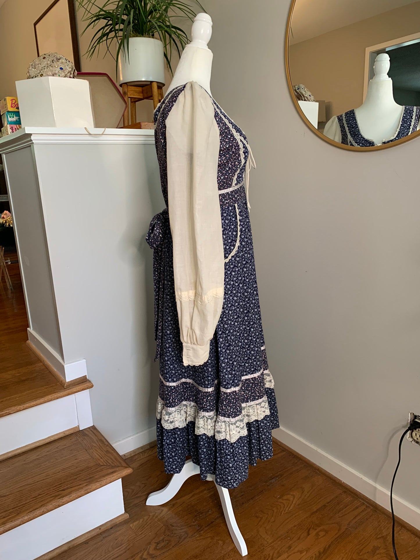 1970s Gunne Sax Navy Floral Prairie Dress SIZE 13!