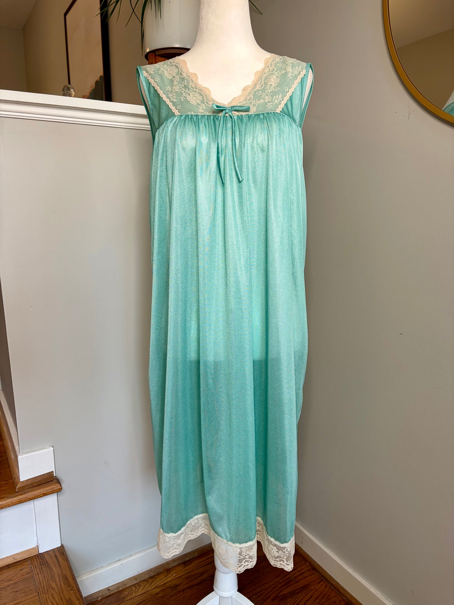 1960s Glencraft Lingerie Nylon/Lace Slip